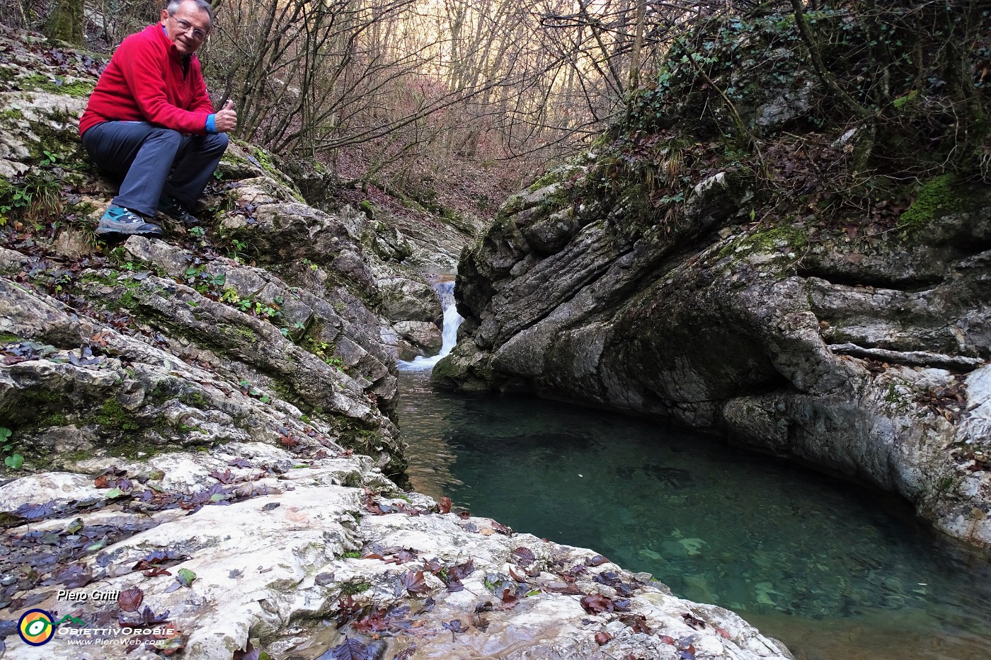 18 Il torrente forma belle cascatelle e pozze.JPG